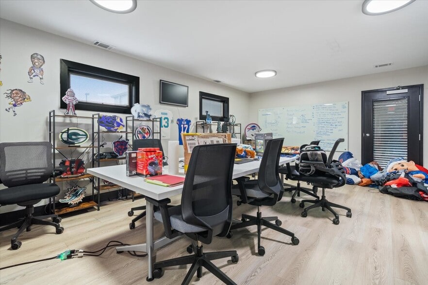 More Photos Of 1415 Shelby St, Indianapolis Office For Sale