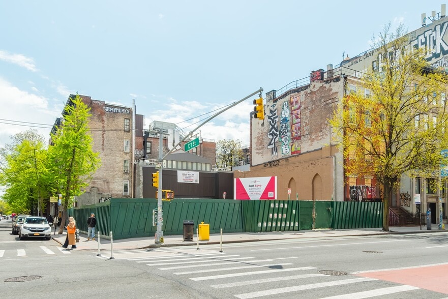 More Photos Of 48 E 7th St, New York Apartments For Sale