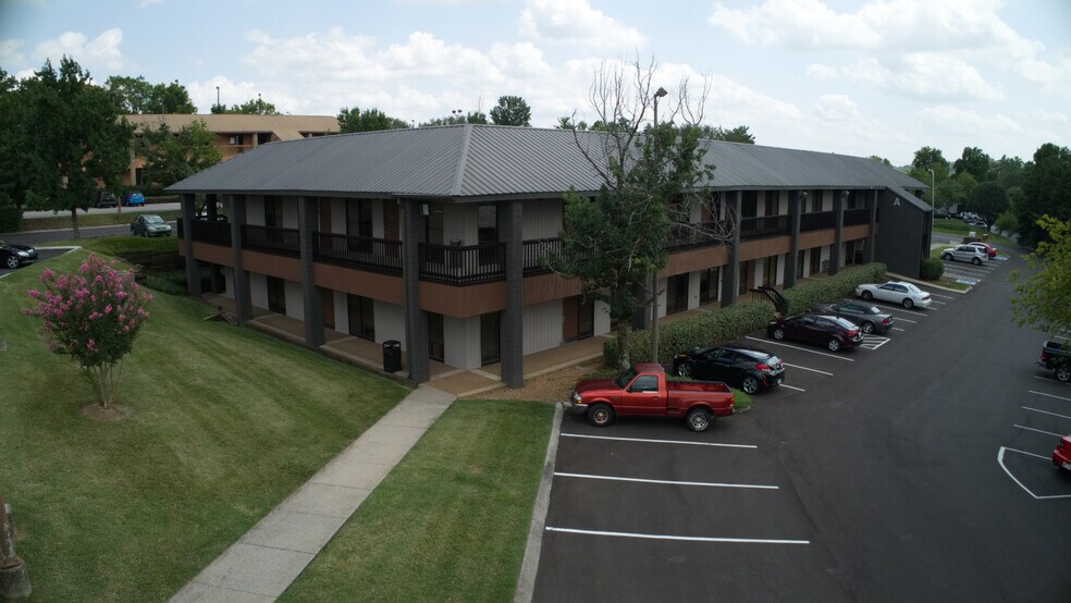 More Photos Of 444 Metroplex Dr, Nashville Office For Sale