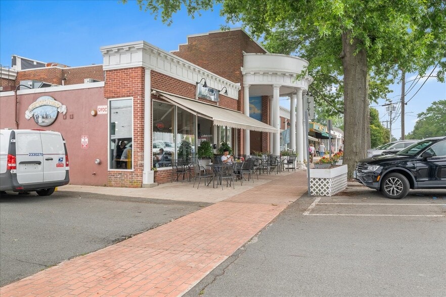 More Photos Of 162-170 Main St, Old Saybrook Storefront Retail Office For Lease