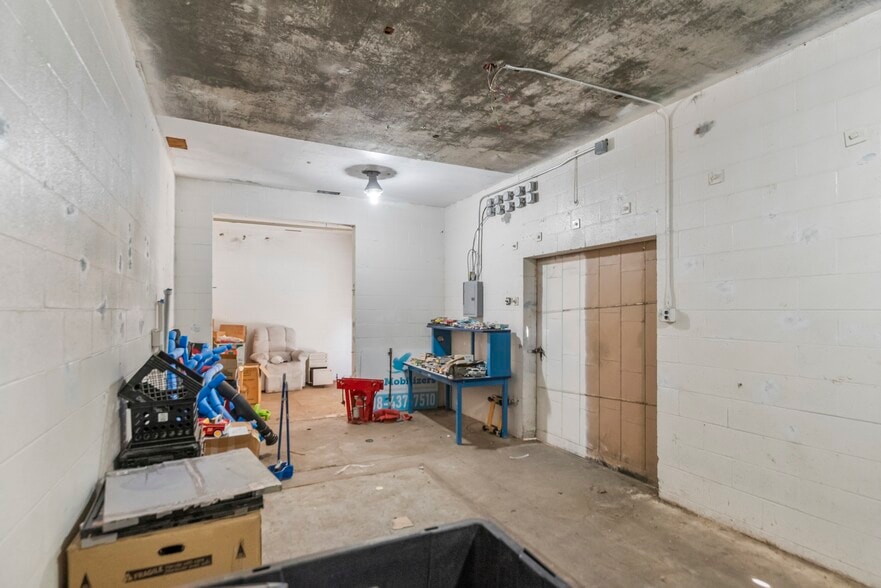 More Photos Of 585 W Hedding St, San Jose Service For Sale