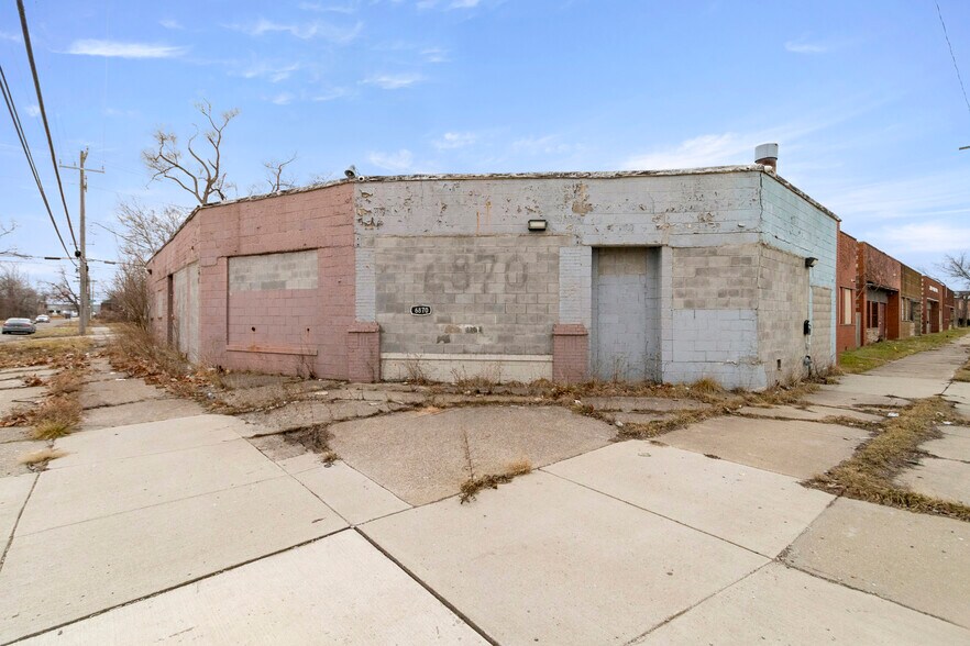 More Photos Of 6870 E Davison St, Hamtramck Industrial For Sale