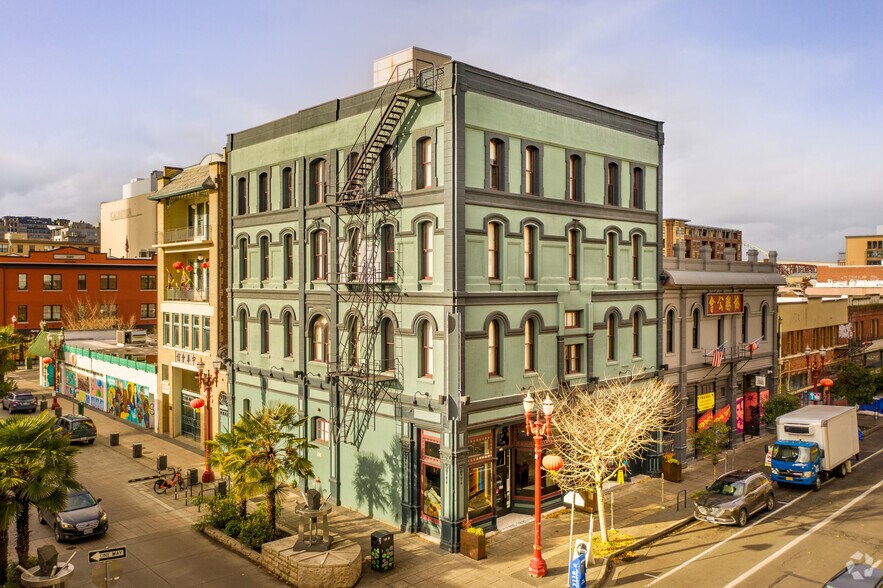 More Photos Of 203-209 NW 3rd Ave, Portland Hotel For Sale