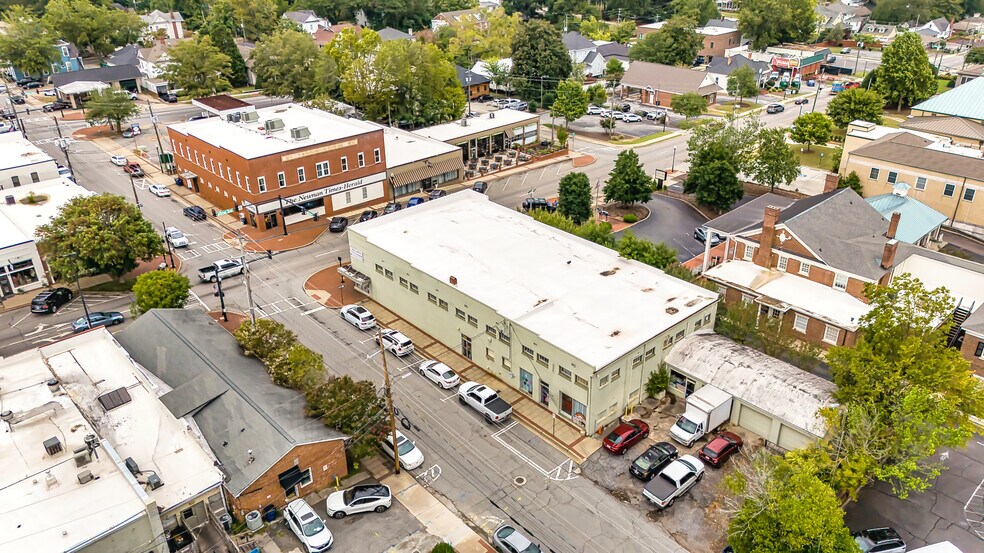 More Photos Of 17 Jefferson St, Newnan General Retail For Sale