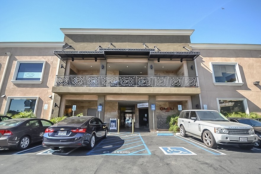 More Photos Of 400 S Western Ave, Los Angeles Storefront Retail Office For Lease