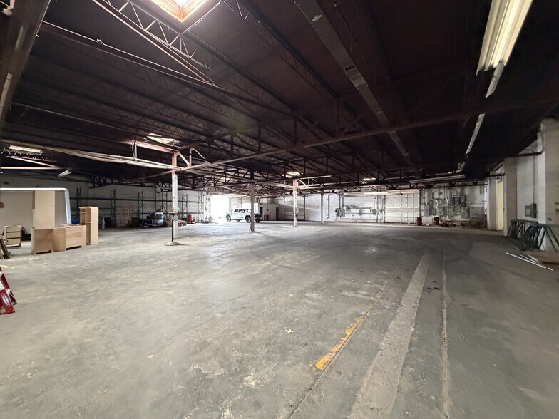 More Photos Of 1300 W Main St, Oklahoma City Warehouse For Sale