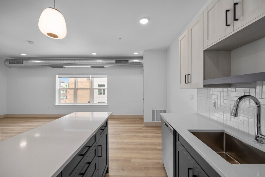 More Photos Of 27 S Squirrel Rd, Auburn Hills Coworking Space