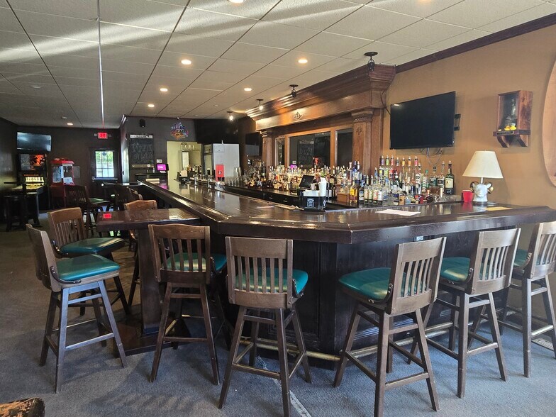 More Photos Of 78 Franklin St, Auburn Restaurant For Sale