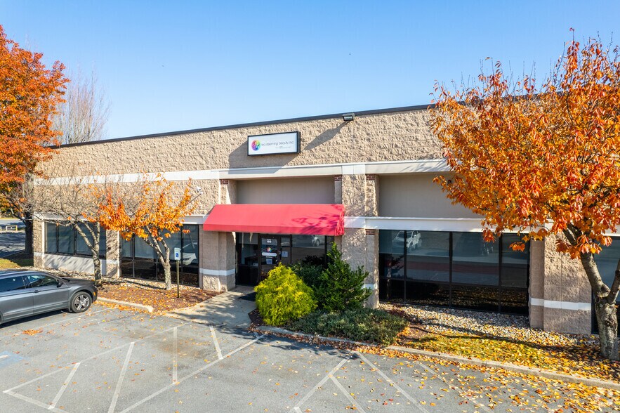 More Photos Of 3864 Courtney St, Bethlehem Flex For Lease