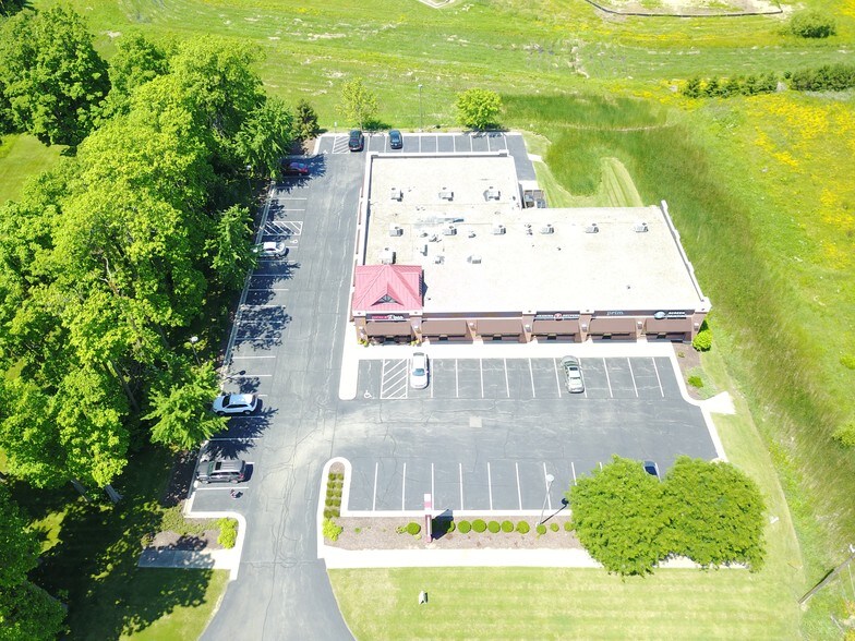 More Photos Of 1602-1650 N Bell School Rd, Rockford General Retail For Sale