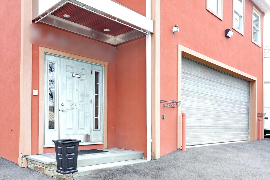 More Photos Of 211 6th Ave, Hawthorne Storefront For Lease