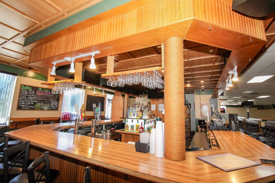 More Photos Of 125 Main St, Huron Bowling Alley For Sale