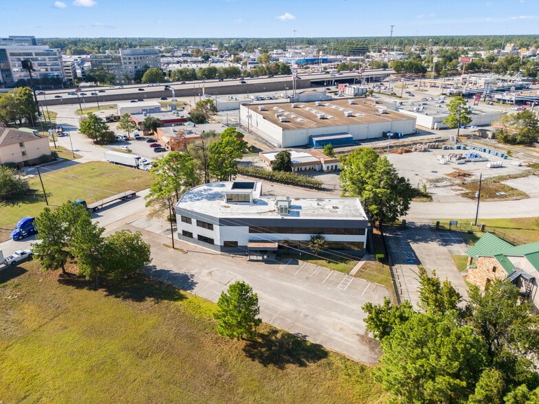 More Photos Of 25010 Oakhurst Dr, Spring Medical For Sale