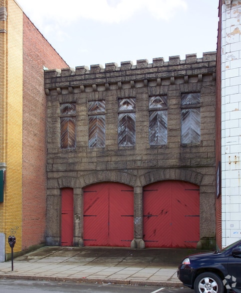 More Photos Of 376 S Main St, Fall River Storefront For Lease