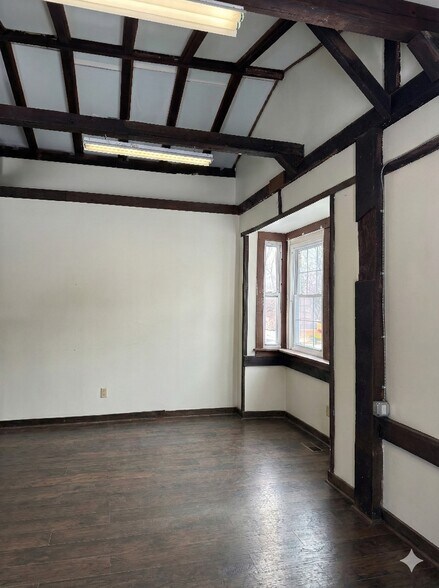 More Photos Of 2330 State Route 32, New Windsor Township Office For Lease
