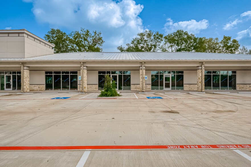 Primary Photo Of 910 East Ave, Katy Showroom For Lease