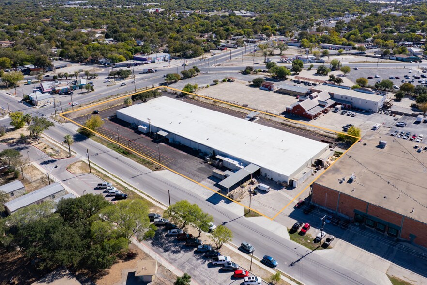 More Photos Of 5101 S Zarzamora St, San Antonio Manufacturing For Sale