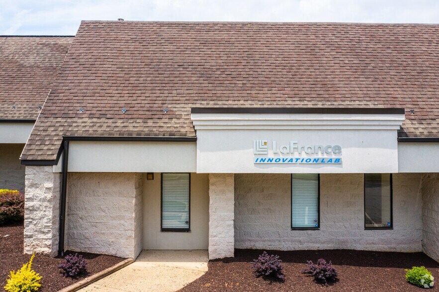 More Photos Of 4601 W Chester Pike, Newtown Square Office For Lease