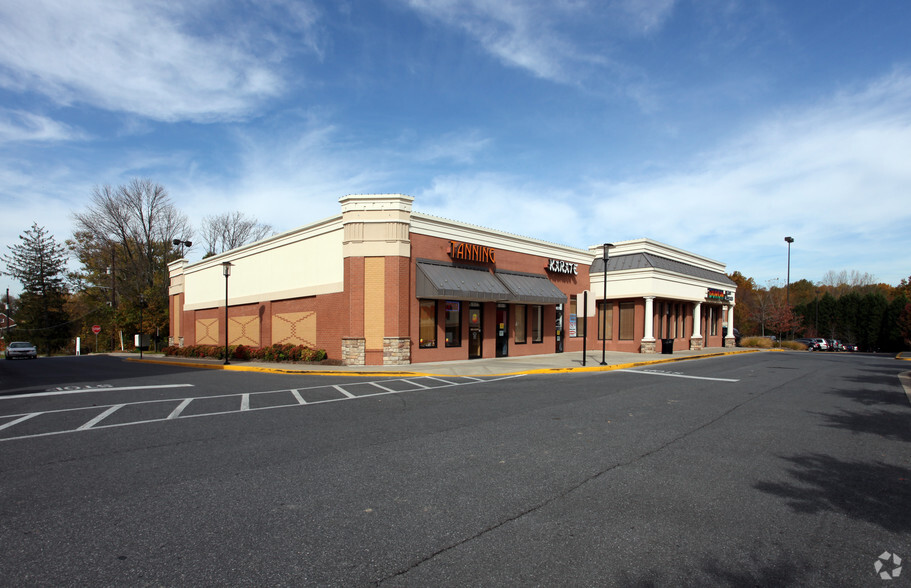 Primary Photo Of 18304 Village Center Dr, Olney Freestanding For Lease