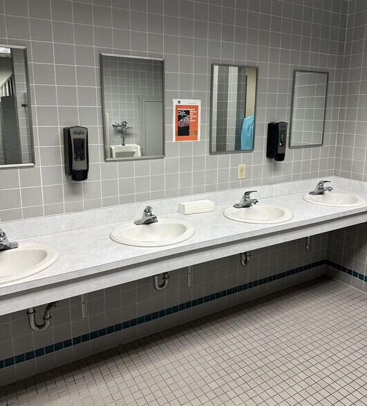 More Photos Of 350 Magnolia Ave, Beaumont Office For Sale