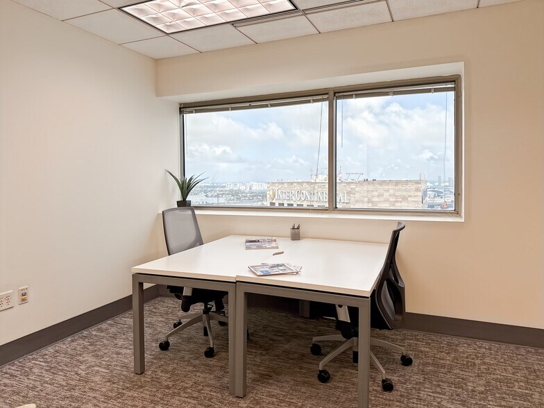 More Photos Of 201 S Biscayne Blvd, Miami Coworking Space