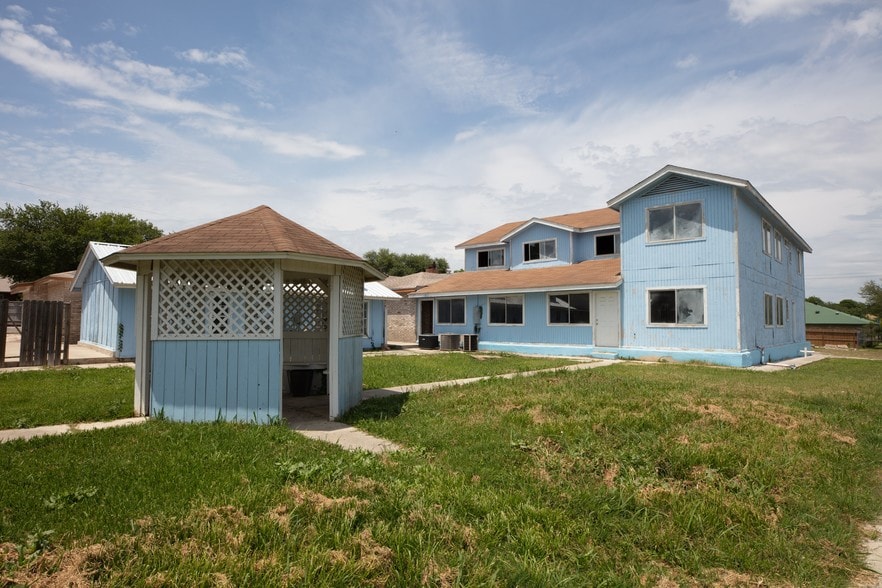 More Photos Of 6628 Crestway Dr, San Antonio Flex For Sale