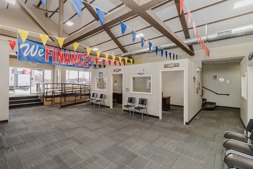 More Photos Of 3101 S Broadway St, Wichita Freestanding For Sale