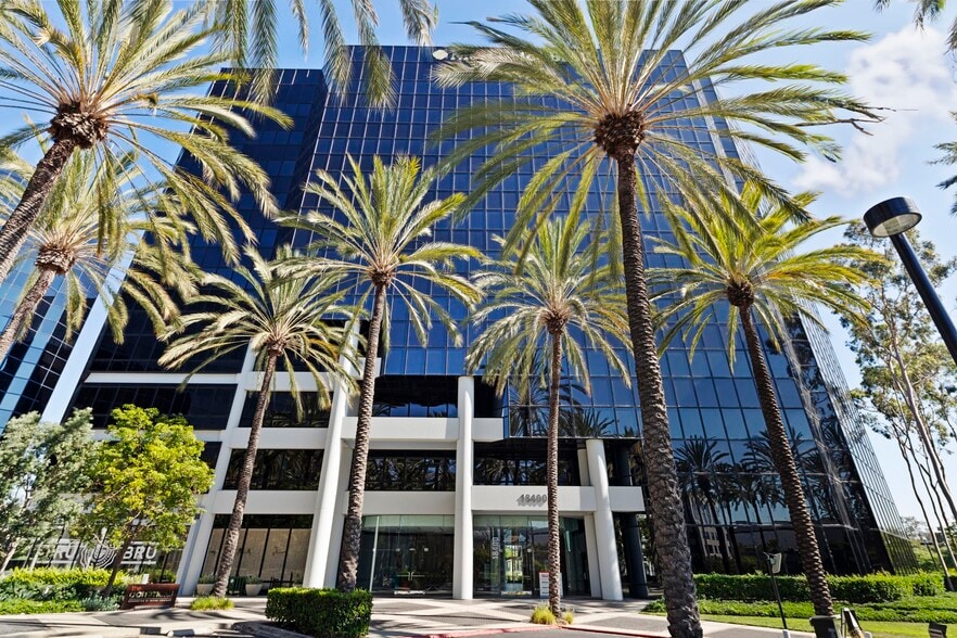More Photos Of 18100 Von Karman Ave, Irvine Unknown For Lease