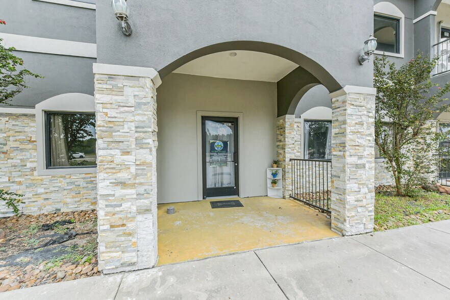 More Photos Of 20550 Townsen Blvd, Humble Loft Creative Space For Sale