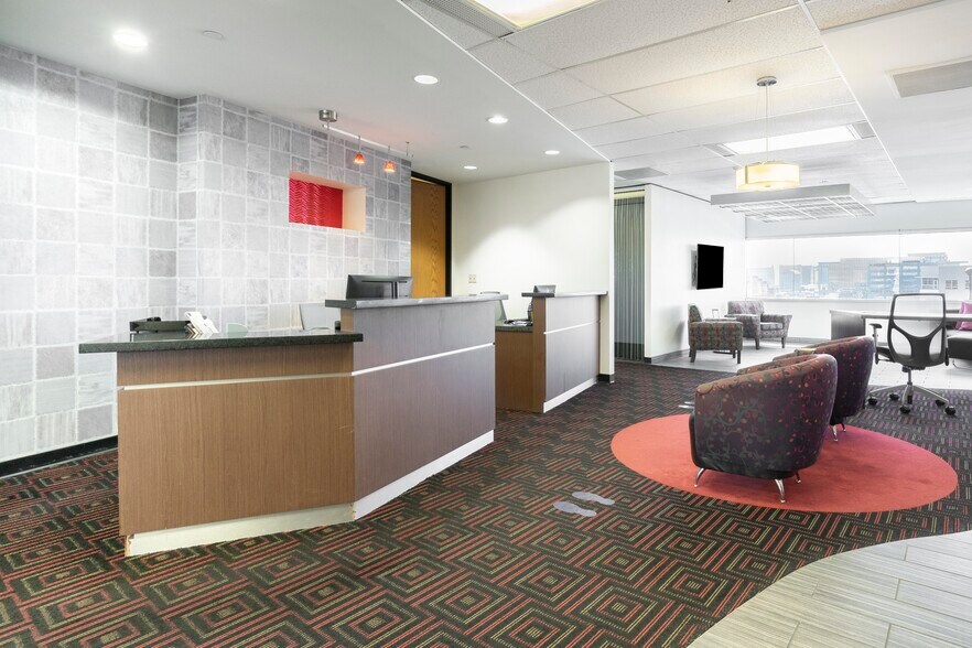 More Photos Of 5050 Quorum Dr, Dallas Coworking Space