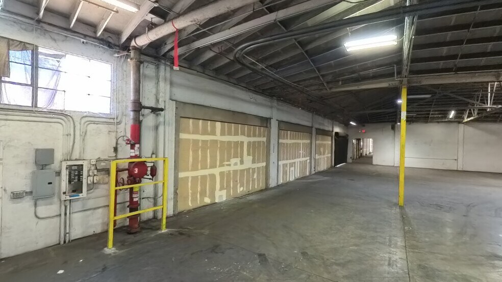 More Photos Of 1363 S Bonnie Beach Pl, Commerce Warehouse For Lease
