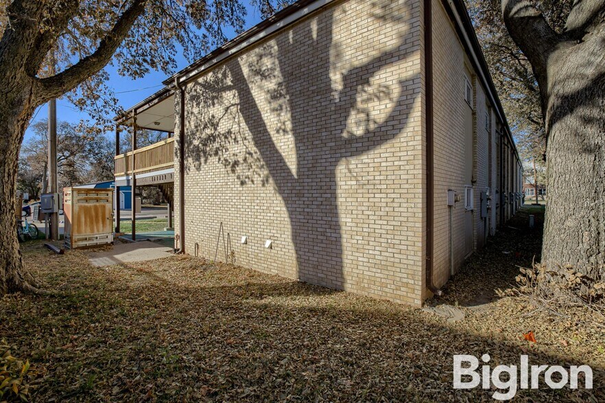 More Photos Of 1004 18th St, Belleville Apartments For Sale