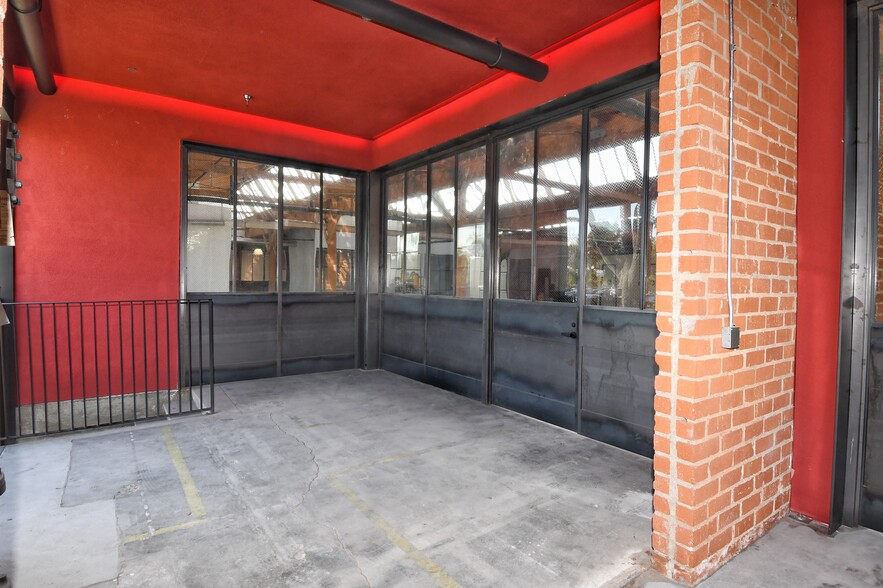 More Photos Of 1651 S Central Ave, Glendale Warehouse For Lease