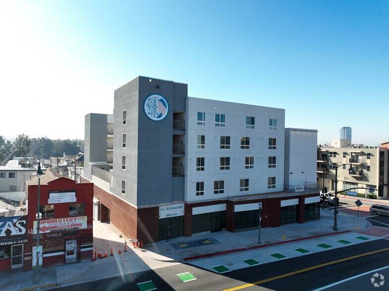More Photos Of 110 S Boyle Ave, Los Angeles Apartments For Lease