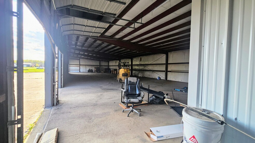 More Photos Of 273 Fulton St SE, Warren Warehouse For Lease