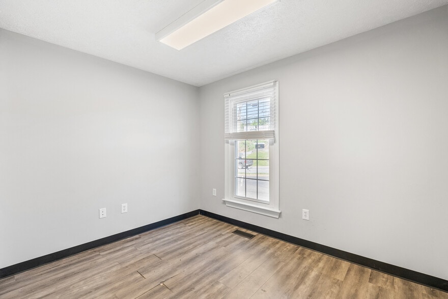 More Photos Of 6200 Fort Ave, Lynchburg Medical For Sale