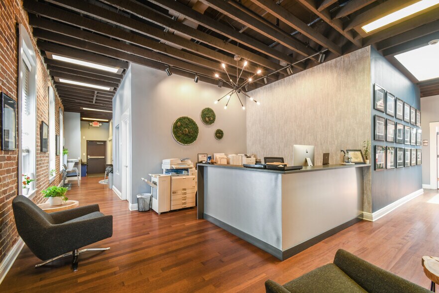 More Photos Of 1814 N 15th St, Tampa Office For Sale