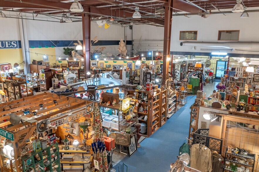 More Photos Of 3128 Ne Highway 101, Lincoln City Storefront For Sale