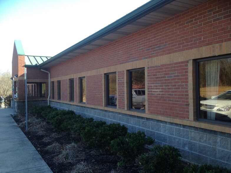 More Photos Of 8930 Cross Park Dr, Knoxville Office For Lease