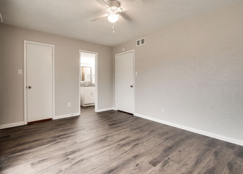 More Photos Of 608 Fallmeadow Ct, Denton Apartments For Sale