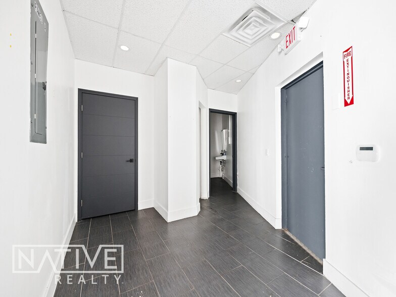 More Photos Of 3061 N Federal Hwy, Fort Lauderdale Storefront For Lease