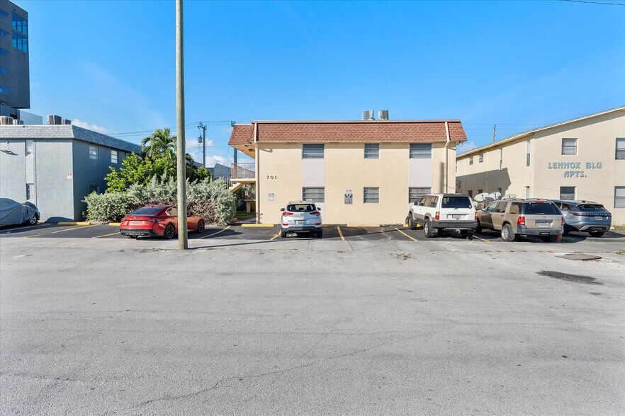 More Photos Of 701 NE 8th St, Hallandale Beach Apartments For Sale