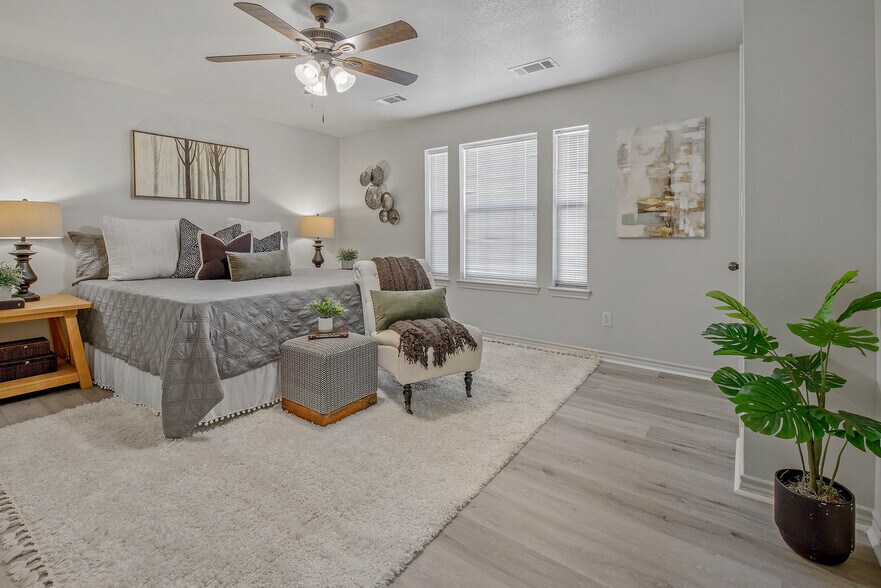More Photos Of 1128-1136 Gridiron Drive, College Station Apartments For Sale