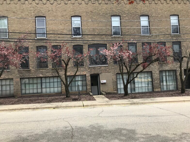 Primary Photo Of 9-23 N Union St, Elgin Office For Lease