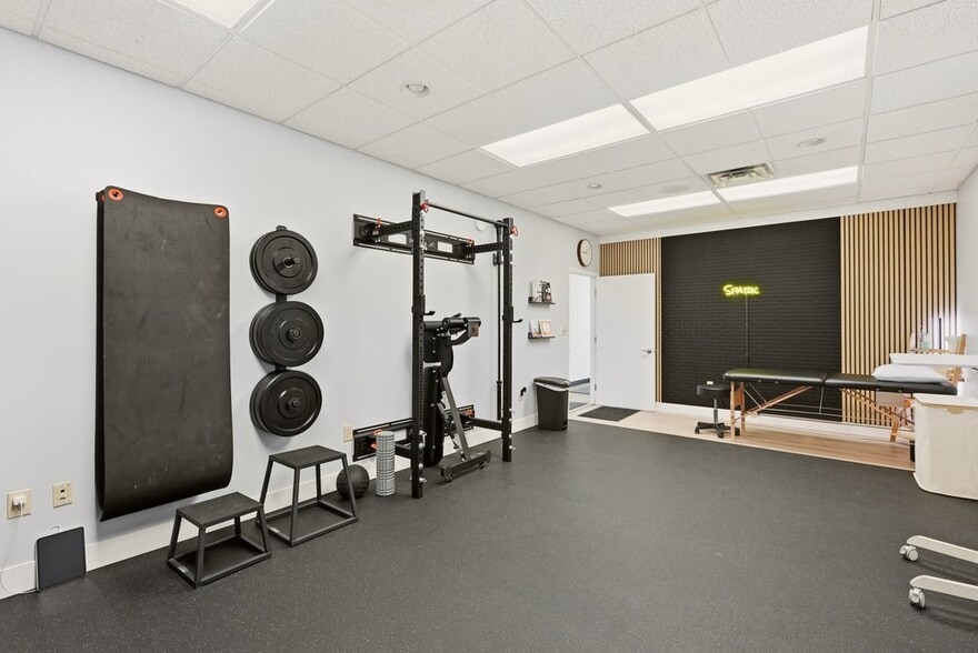 More Photos Of 81-87 Springside Dr, Akron Storefront Retail Office For Lease