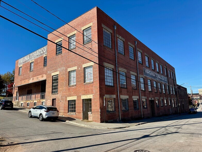 More Photos Of 614 Lynn St, Danville Apartments For Lease