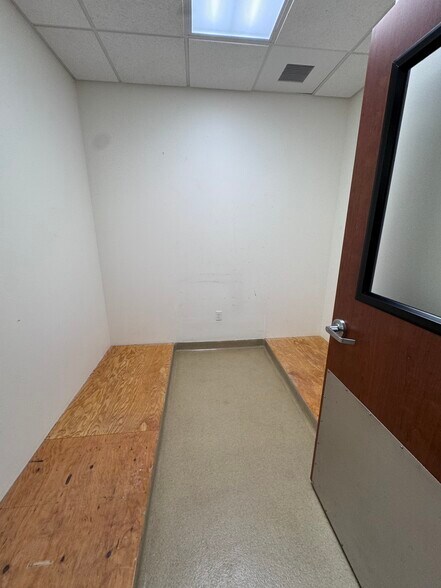 More Photos Of 7527 Draper Ave, La Jolla Medical For Lease