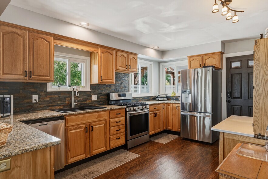 More Photos Of 24 Water St, Hammondsport Hotel For Sale