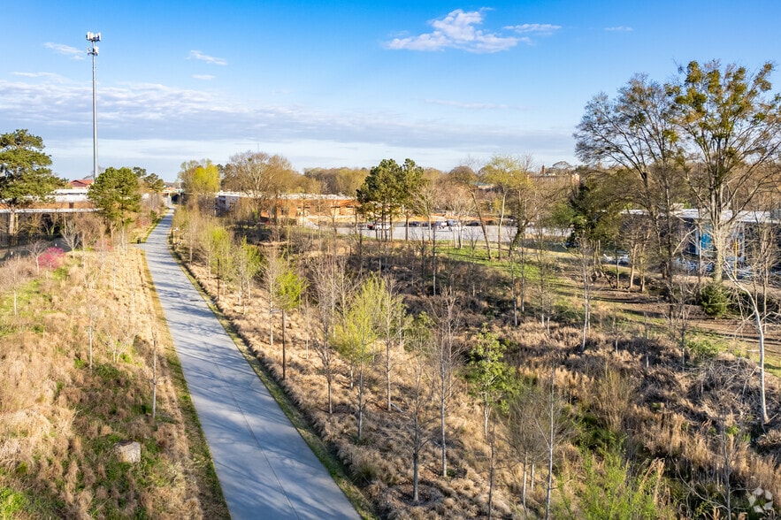 More Photos Of 929-933 White St, Atlanta Unknown For Lease