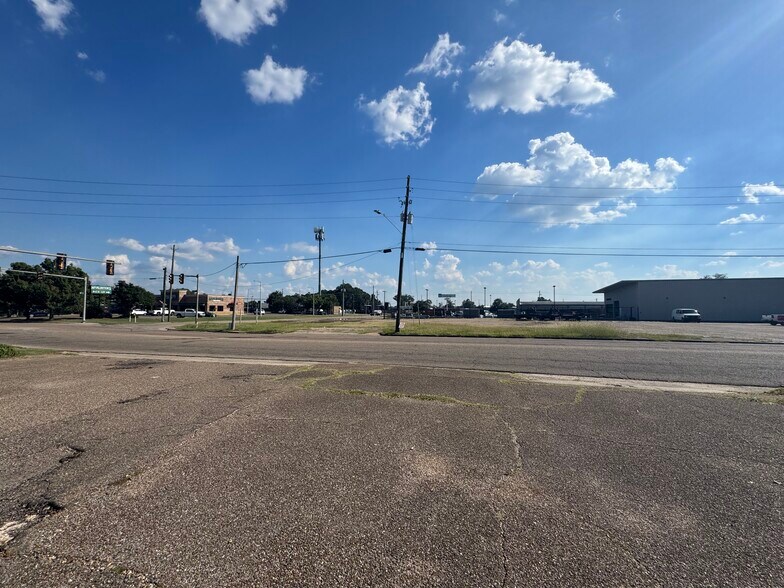 More Photos Of W 5th corner of 12th Avenue St @ 12th Avenue, Laurel Land For Sale